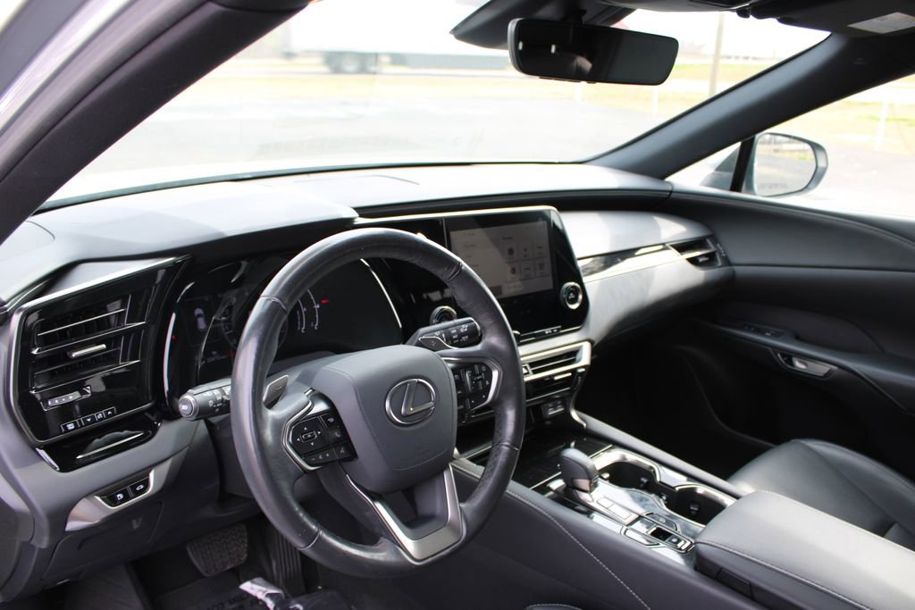 Used 2024 Lexus RX 350 FWD w/ Technology Package image 23