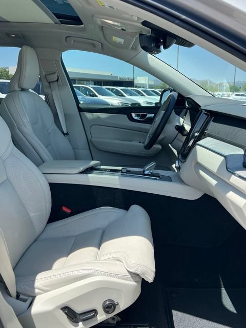 Certified 2025 Volvo XC60 T8 Ultra AWD/4WD image 35