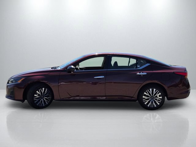 Used 2024 Nissan Altima 2.5 SV FWD image 7