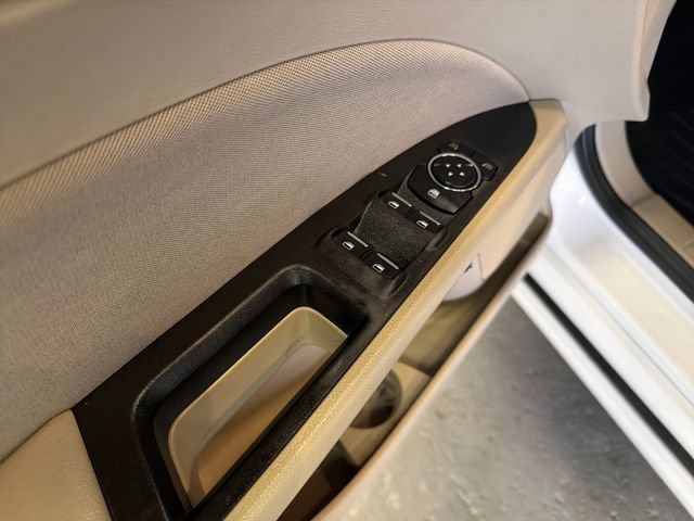 Used 2018 Ford Fusion SE FWD image 13