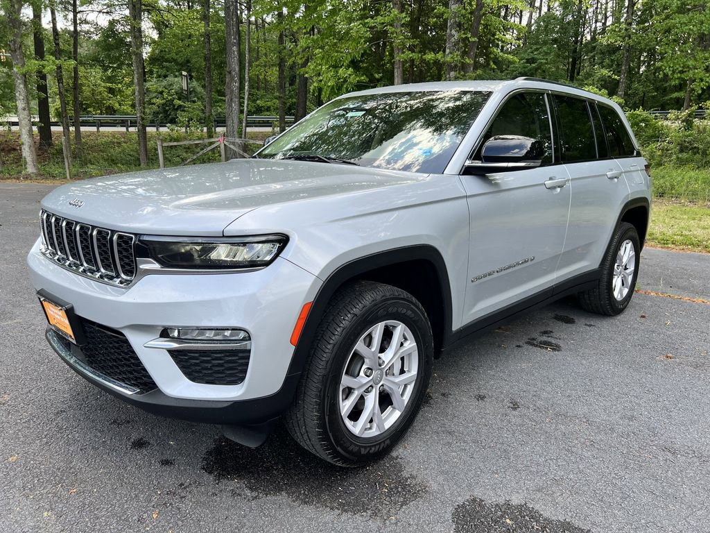 Used 2022 Jeep Grand Cherokee Limited image 7