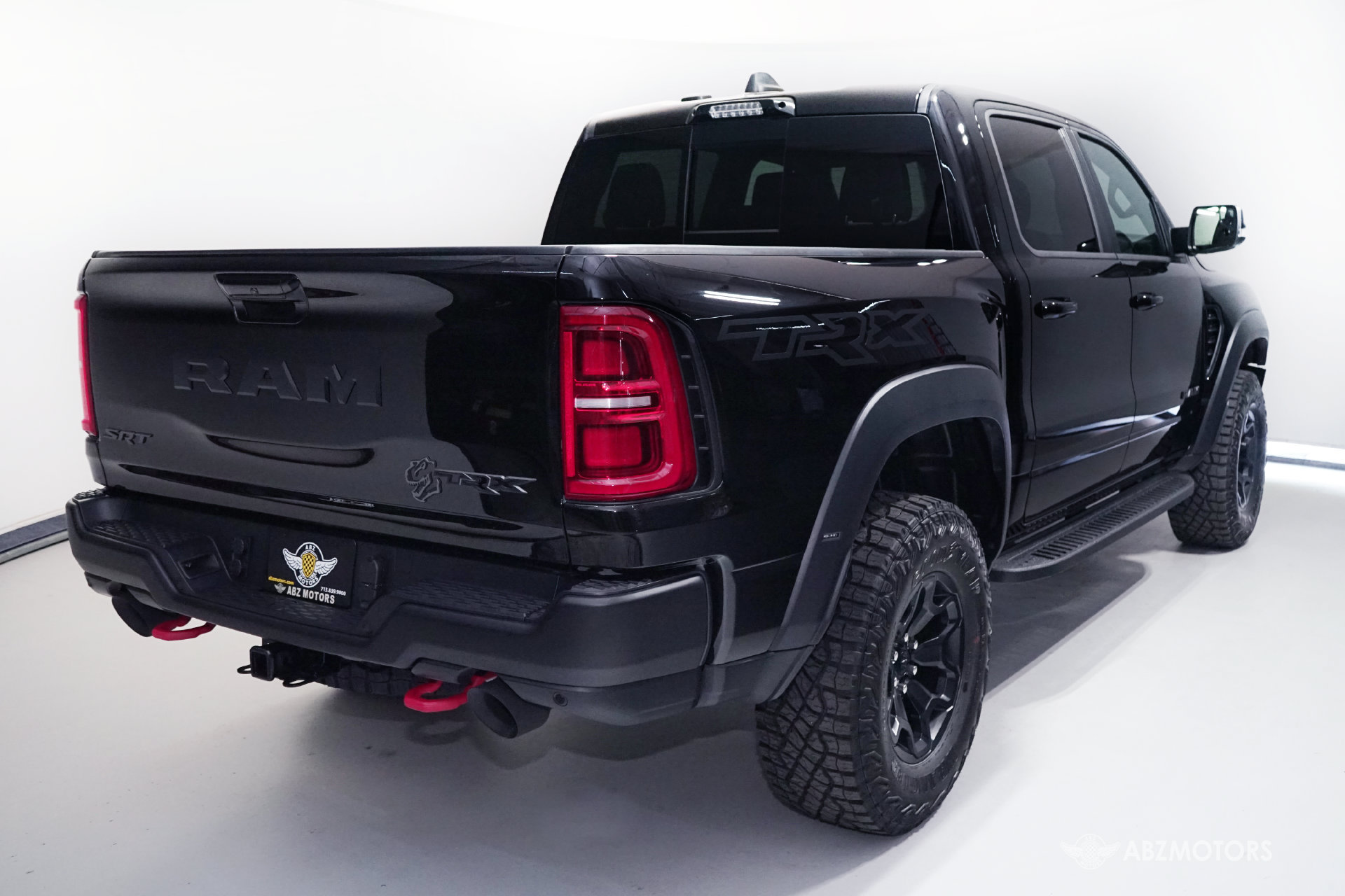 Used 2027 RAM 1500 4x4 Crew Cab image 5