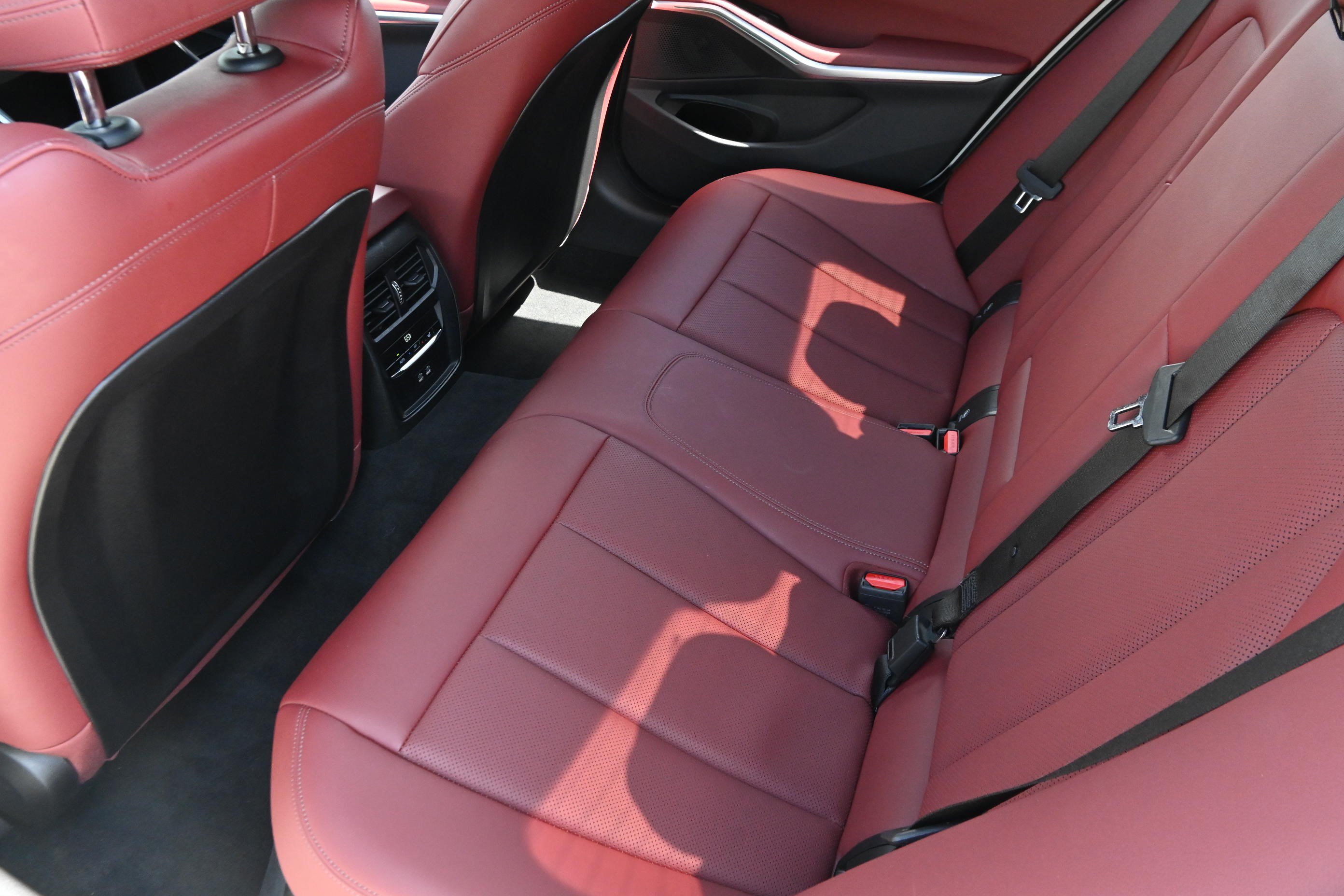Certified 2025 BMW 330i Sedan w/ Convenience Package RWD image 13