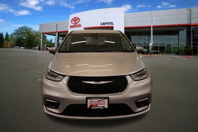 Used 2023 Chrysler Pacifica Touring-L FWD image 7