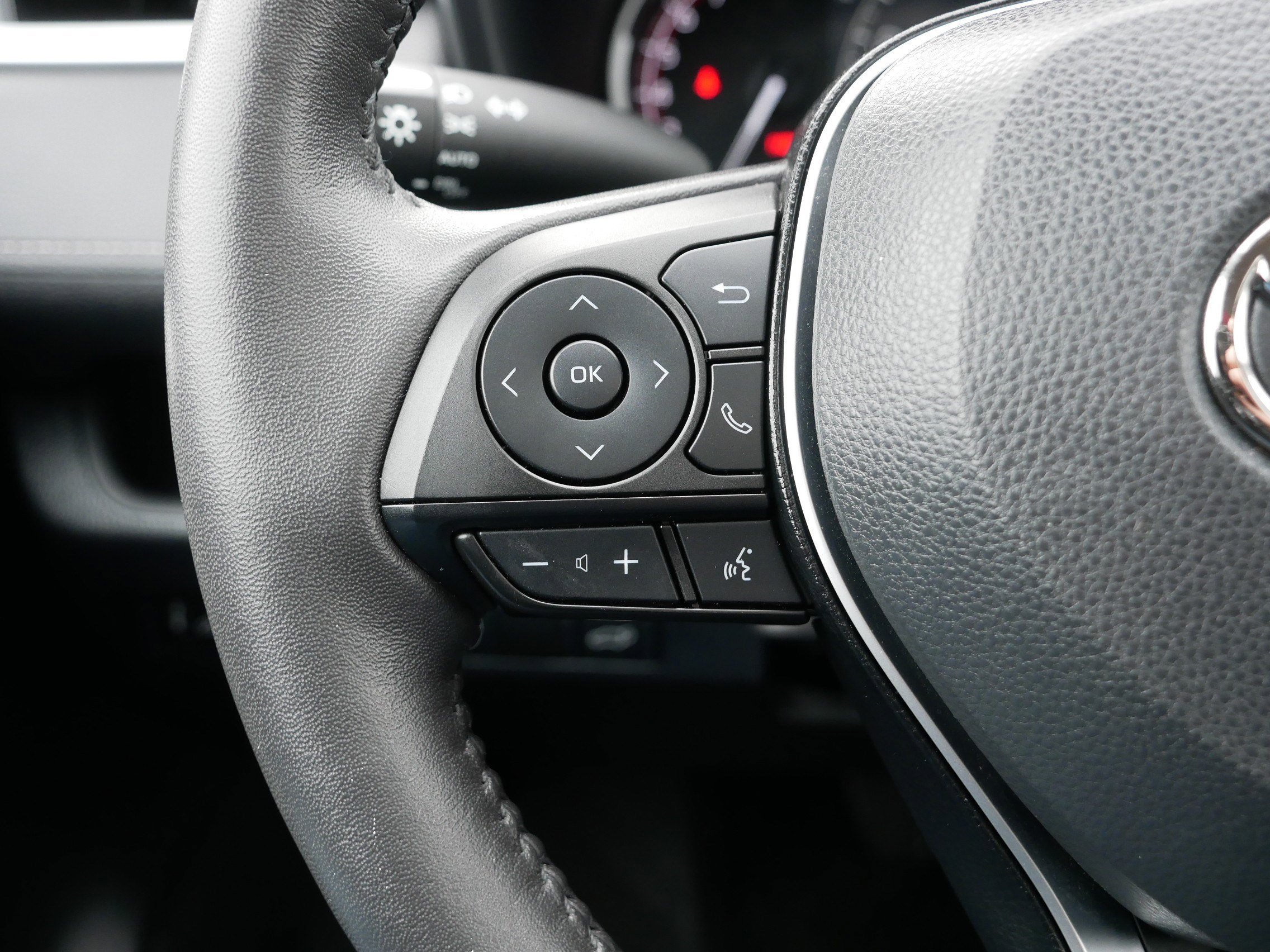 Used 2023 Toyota RAV4 XLE w/ Convenience Package image 31