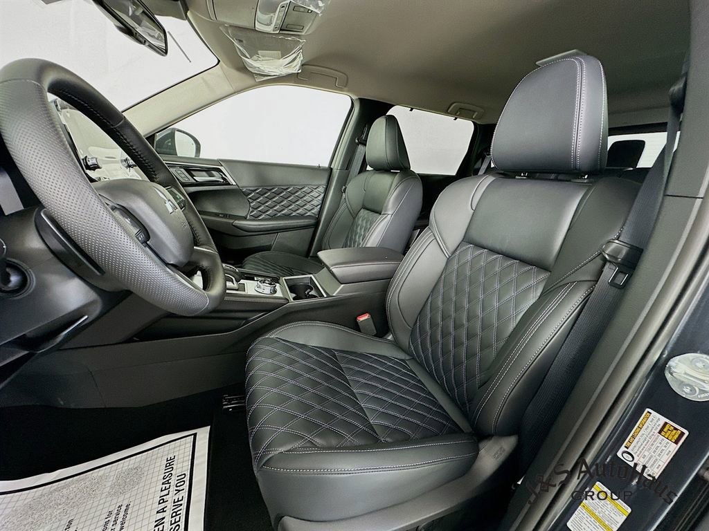 Used 2024 Mitsubishi Outlander SEL image 11