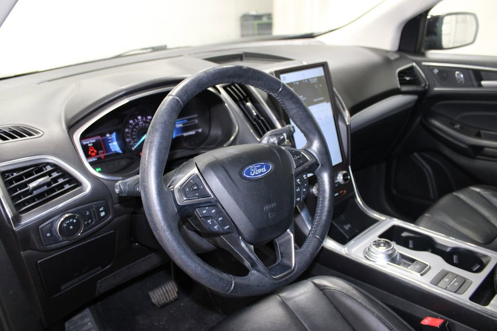 Used 2021 Ford Edge Titanium image 18