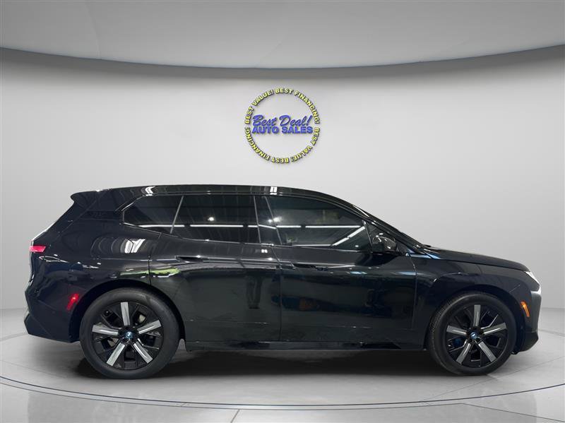 Used 2024 BMW iX xDrive50 w/ Premium Package AWD/4WD image 7