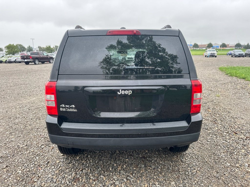 Used 2016 Jeep Patriot Sport w/ Power Value Group AWD/4WD image 8