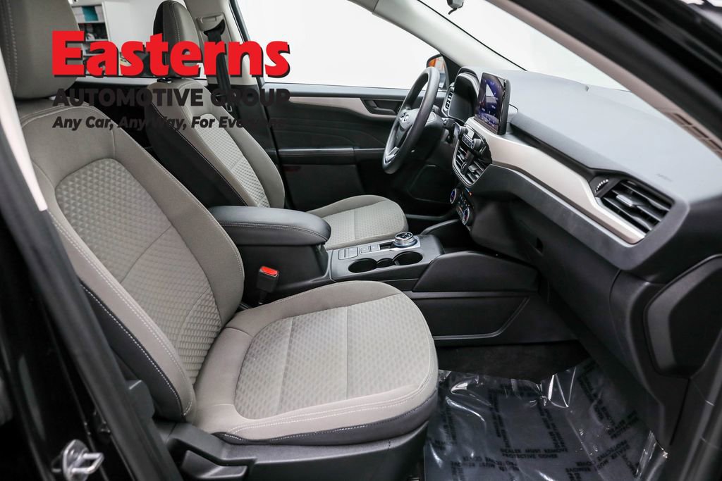 Used 2022 Ford Escape SE image 24