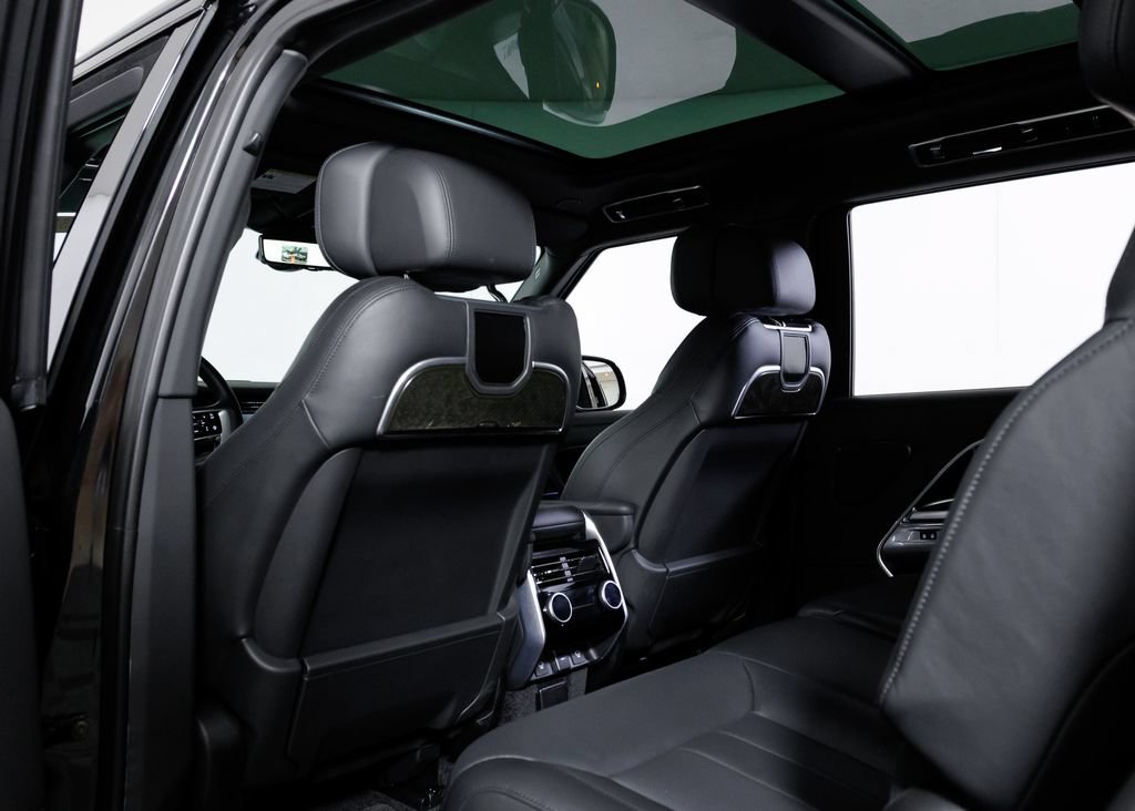 Used 2025 Land Rover Range Rover Long Wheelbase Autobiography AWD/4WD image 31