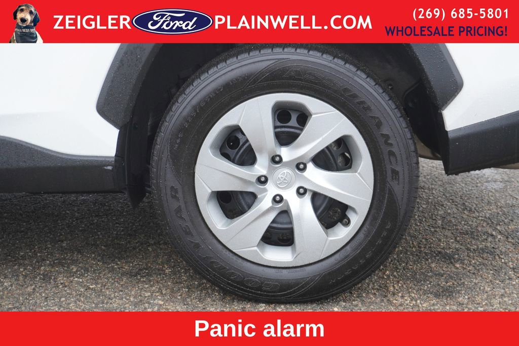 Used 2021 Toyota RAV4 LE image 9