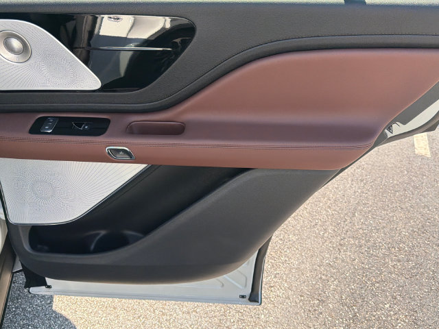 New 2026 Lincoln Aviator Reserve AWD/4WD image 17