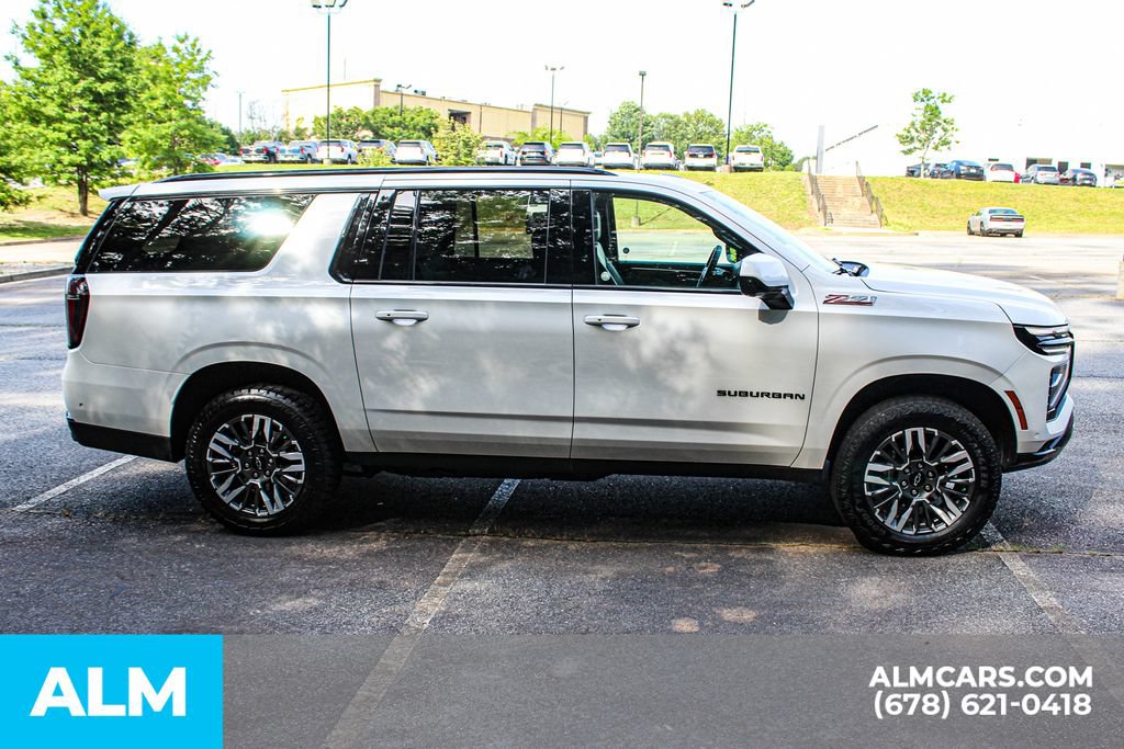 Used 2025 Chevrolet Suburban Z71 AWD/4WD image 9