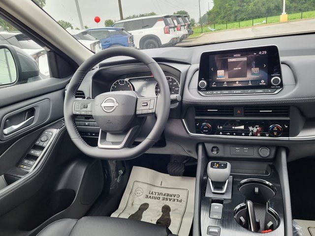 New 2026 Nissan Rogue SV w/ SV Premium Package image 18