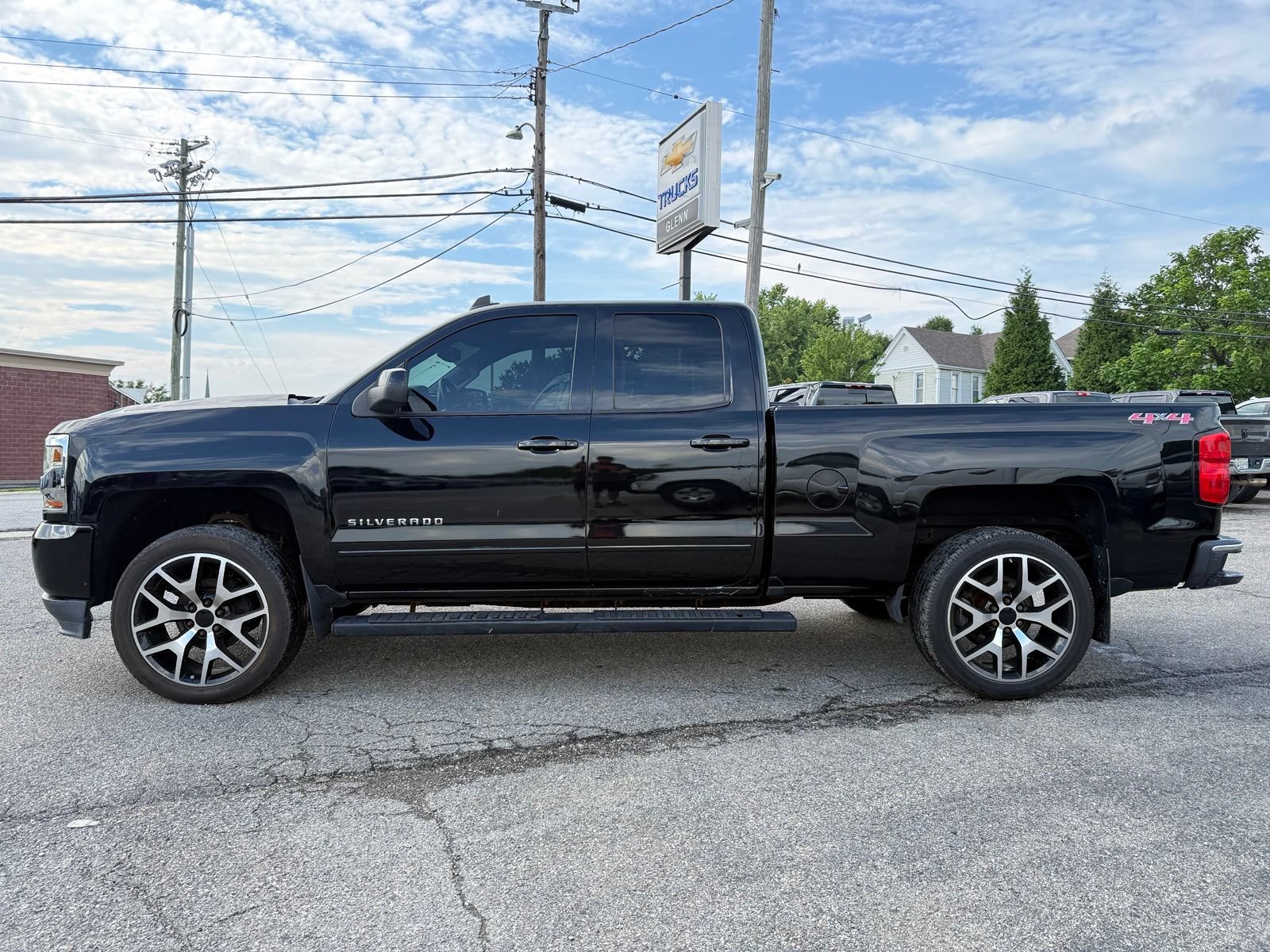 Used 2018 Chevrolet Silverado 1500 LT AWD/4WD image 4