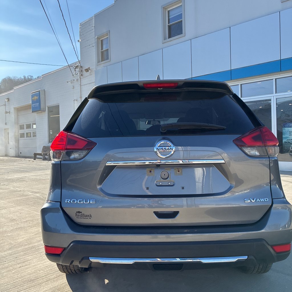 Used 2017 Nissan Rogue SV w/ SV Premium Package image 4