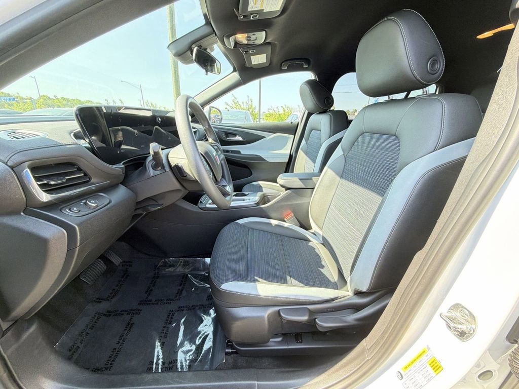 Used 2024 Buick Envista Preferred w/ Advanced Safety Package FWD image 13