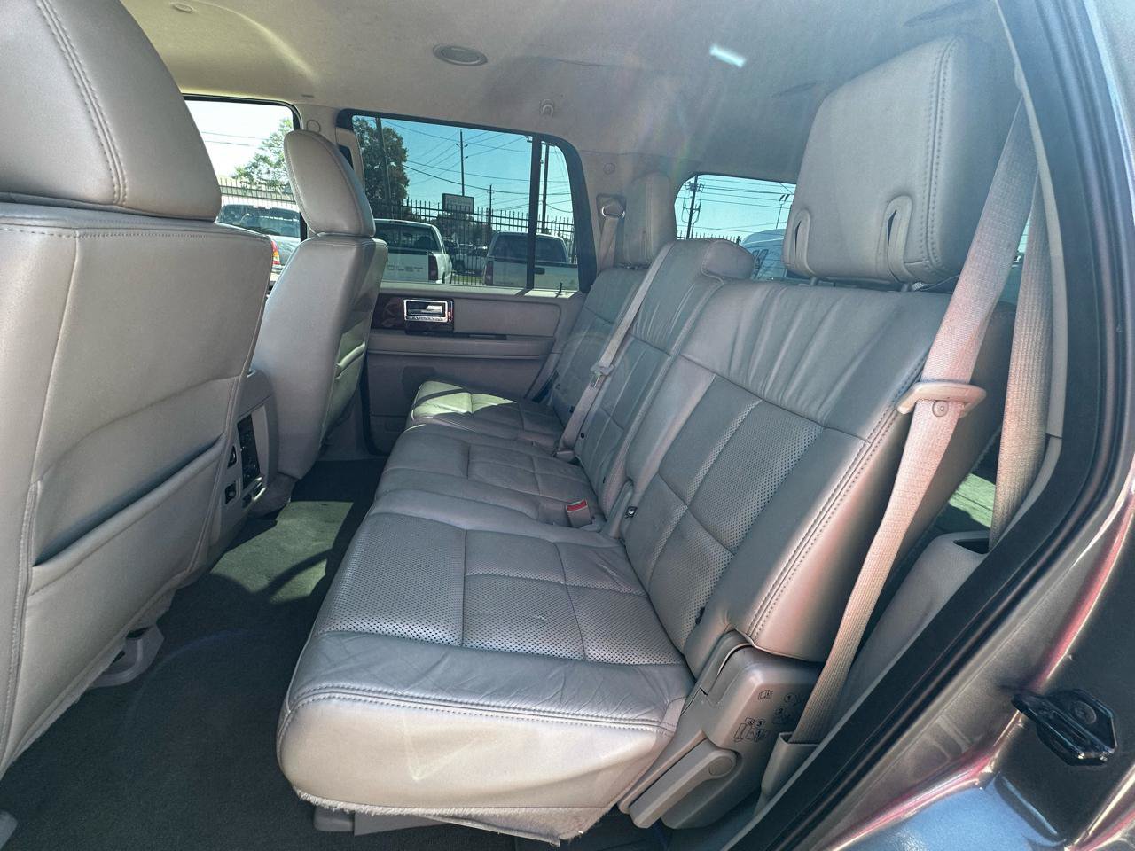Used 2012 Lincoln Navigator 2WD image 60