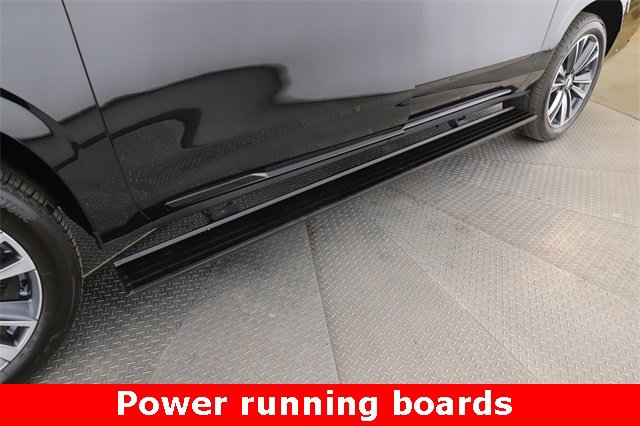 Used 2025 Cadillac Escalade ESV Sport image 16