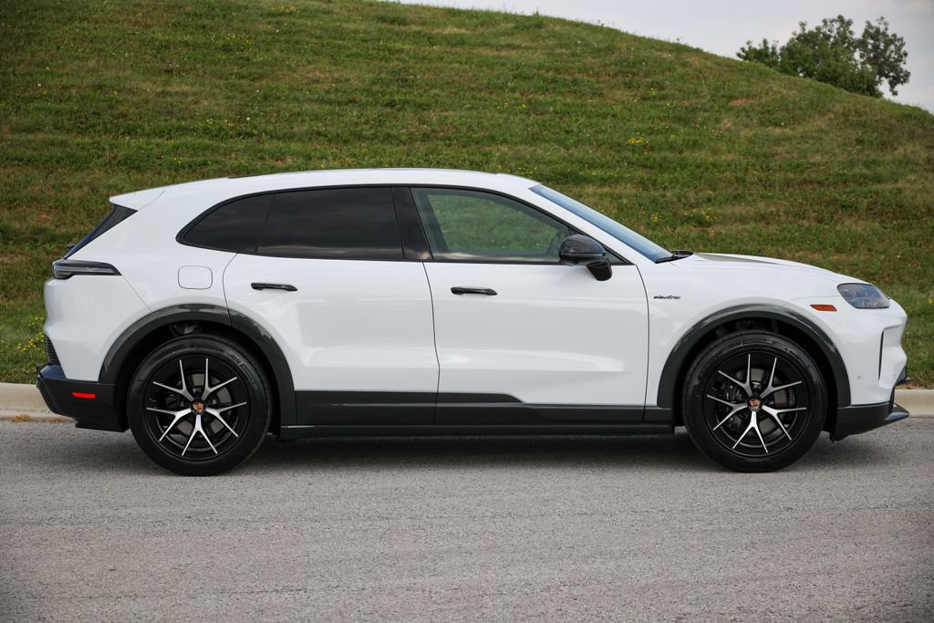 New 2026 Porsche Cayenne Electric AWD/4WD image 62