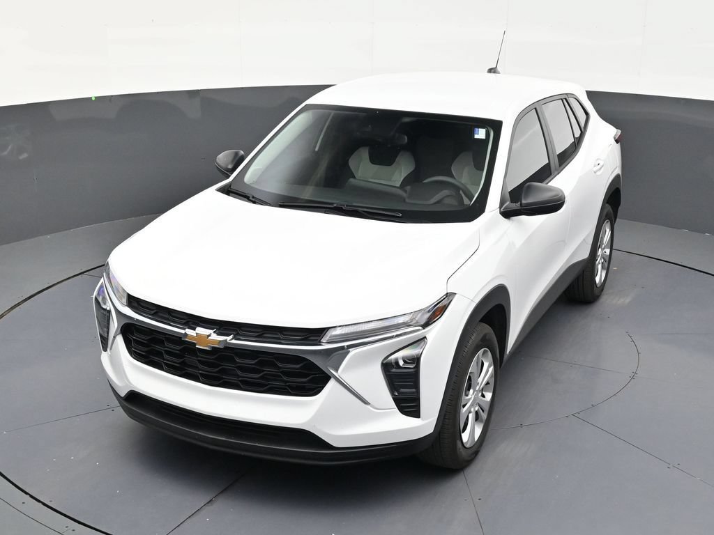 Used 2026 Chevrolet Trax LS FWD image 19