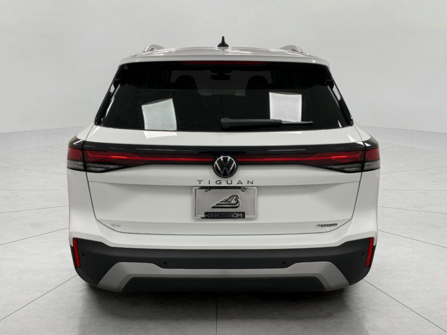 New 2026 Volkswagen Tiguan SE image 4