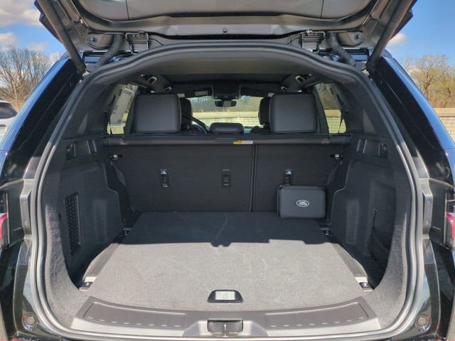 New 2026 Land Rover Discovery Sport Landmark image 16