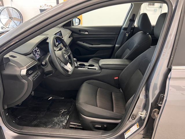 Used 2025 Nissan Altima 2.5 SV FWD image 16