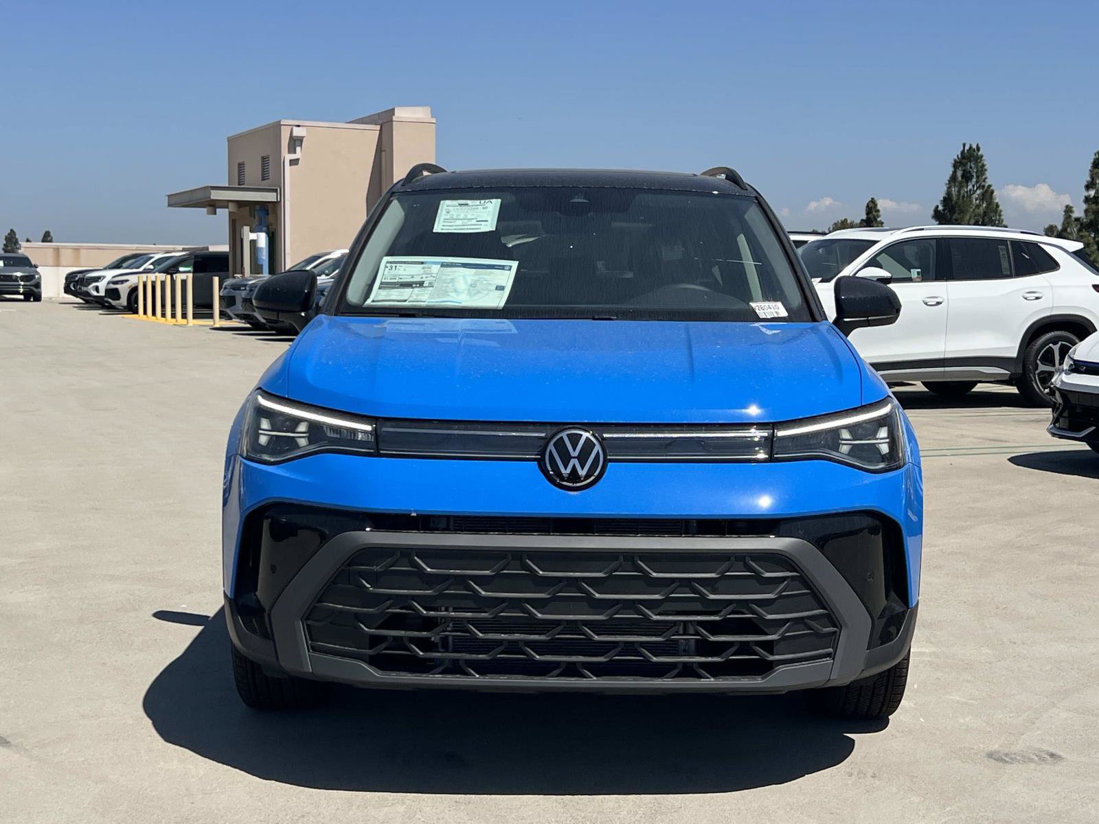 New 2026 Volkswagen Taos SE FWD image 4