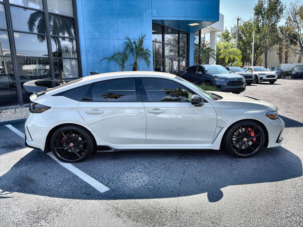 Used 2025 Honda Civic Type R image 9