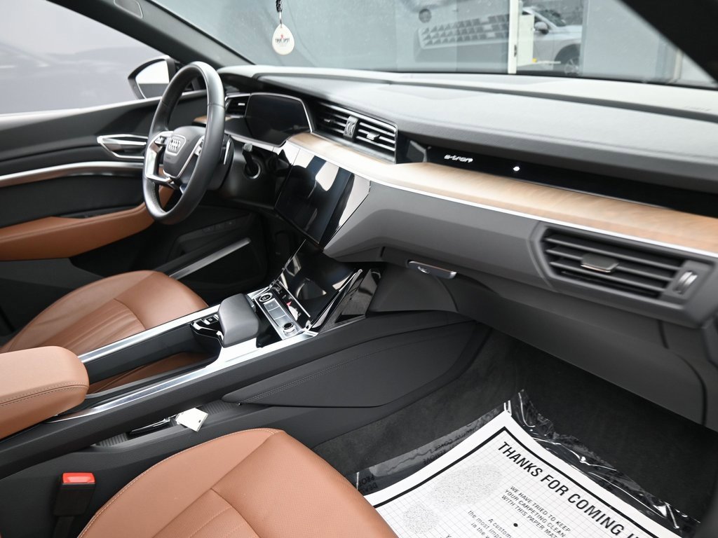 Used 2024 Audi Q8 e-tron Premium Plus image 44