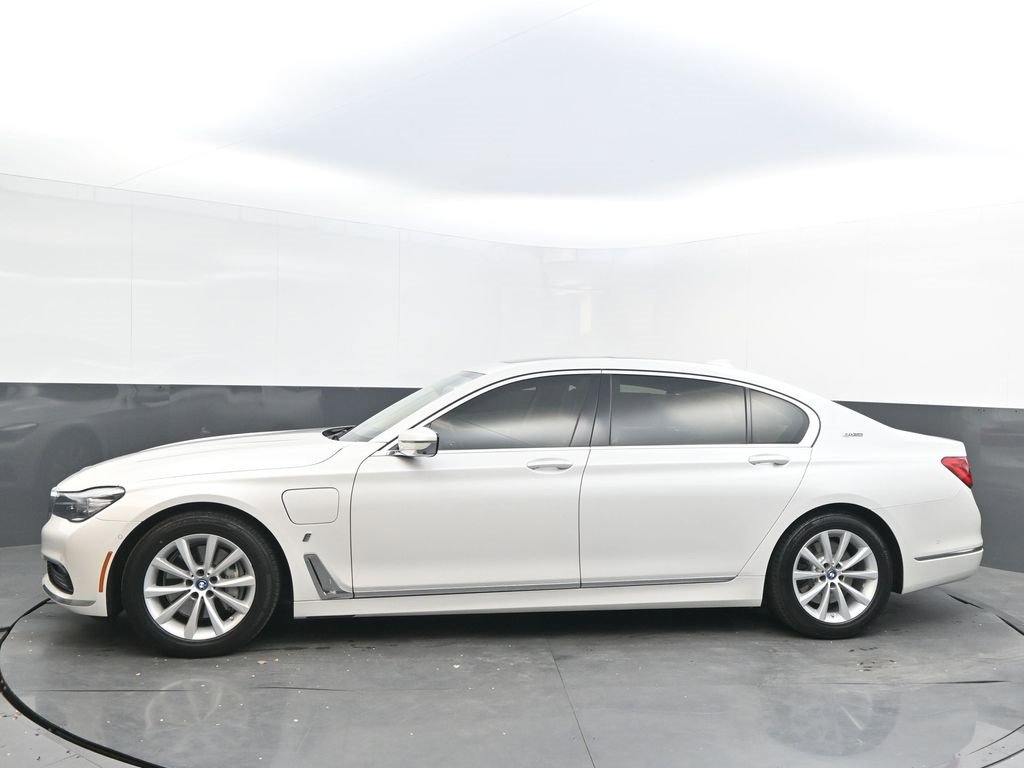 Used 2018 BMW 740e xDrive image 4