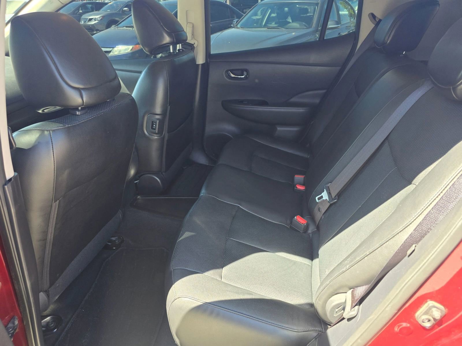 Used 2016 Nissan Leaf SL w/ Premium Package FWD image 12