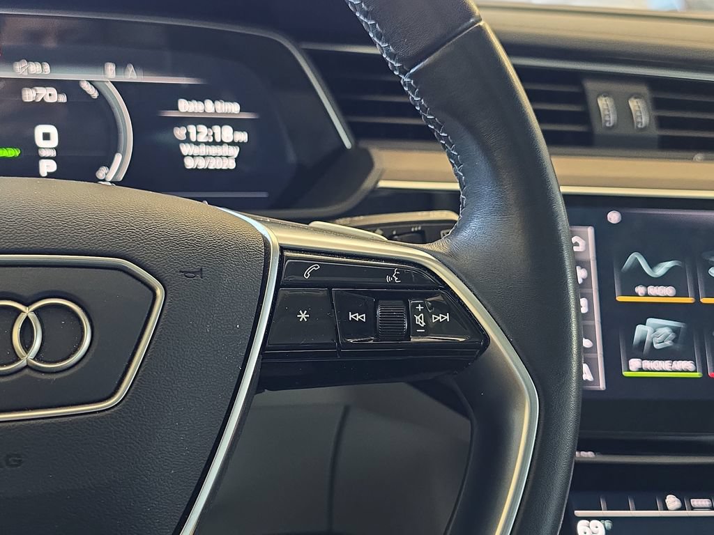 Certified 2024 Audi Q8 e-tron Premium Plus w/ Premium Plus Package AWD/4WD image 20