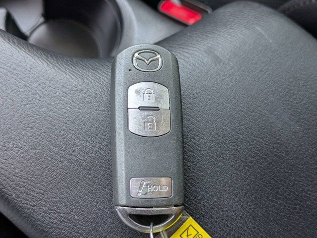 Used 2015 MAZDA MAZDA3 i Sport image 23