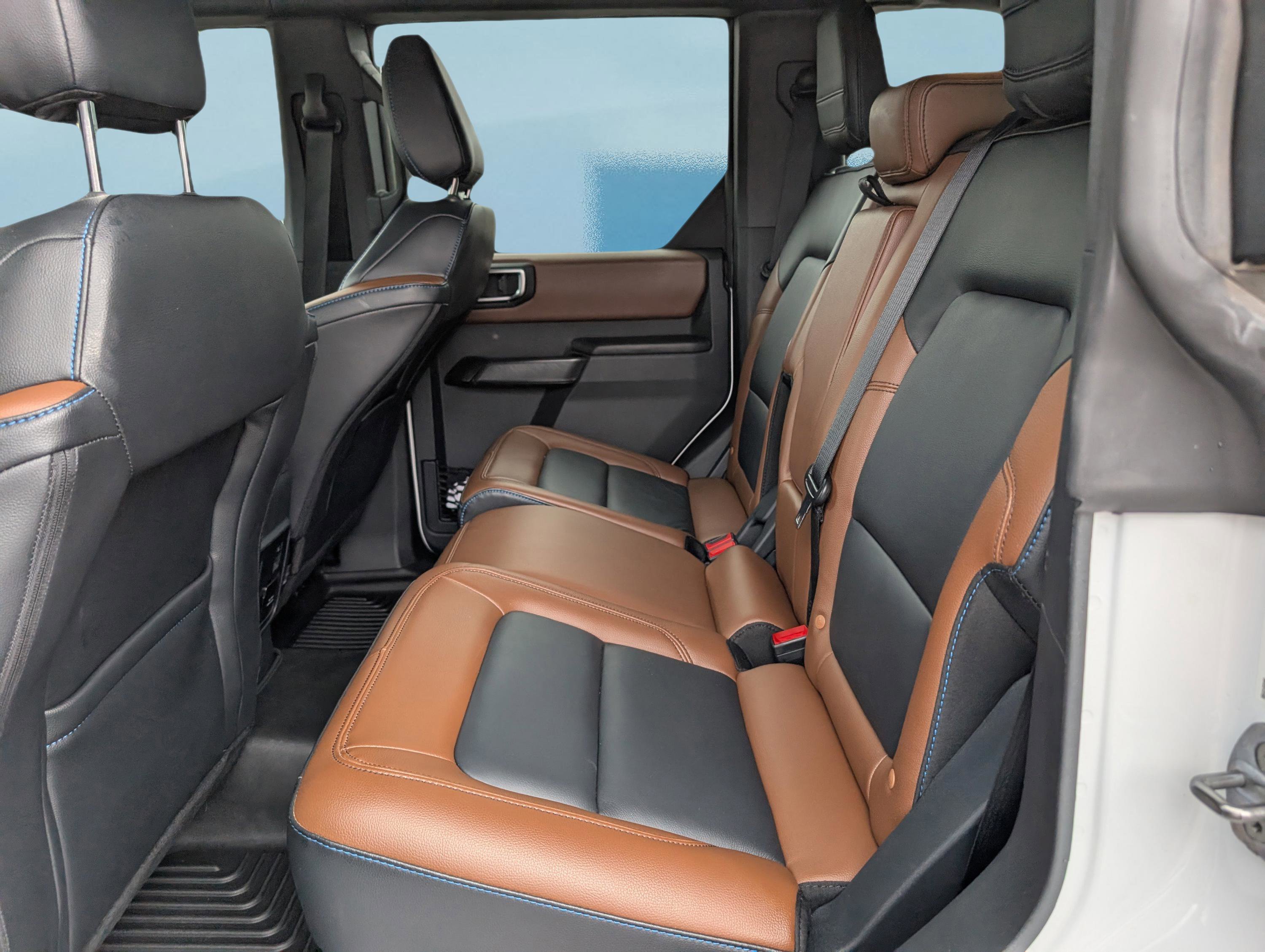 Used 2024 Ford Bronco Outer Banks image 14