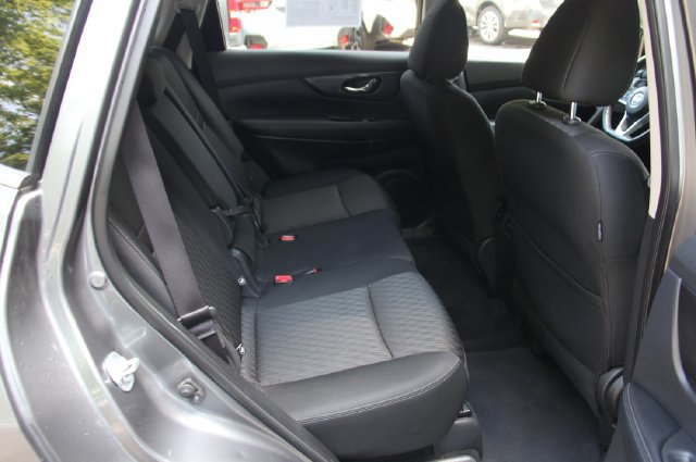 Used 2017 Nissan Rogue SV AWD/4WD image 35