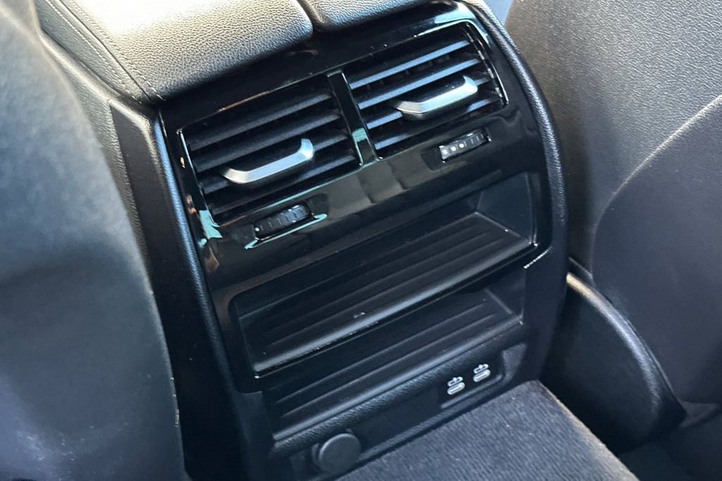 Used 2023 BMW 530e w/ Executive Package image 13