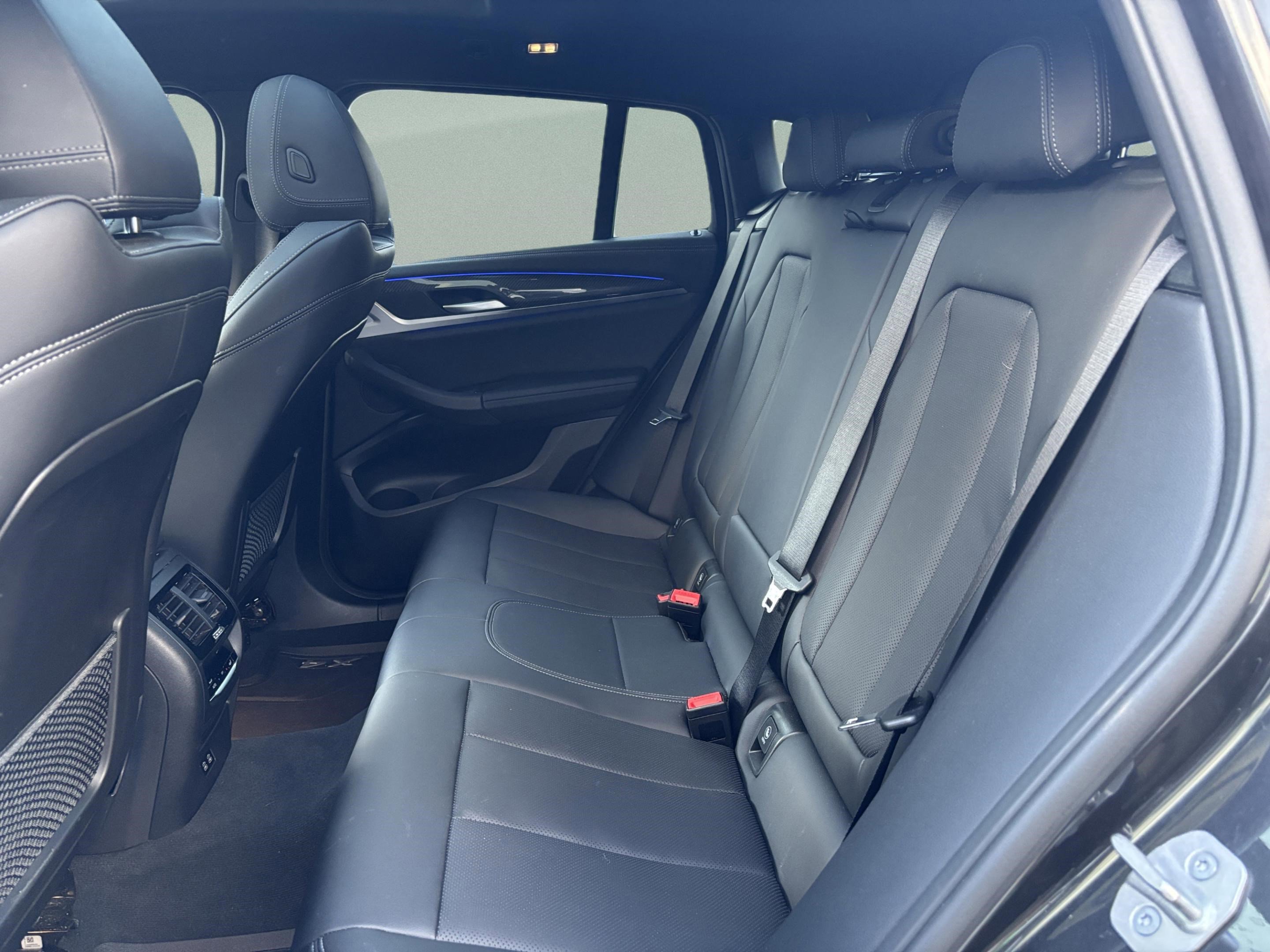 Used 2024 BMW X4 M40i w/ Premium Package image 27