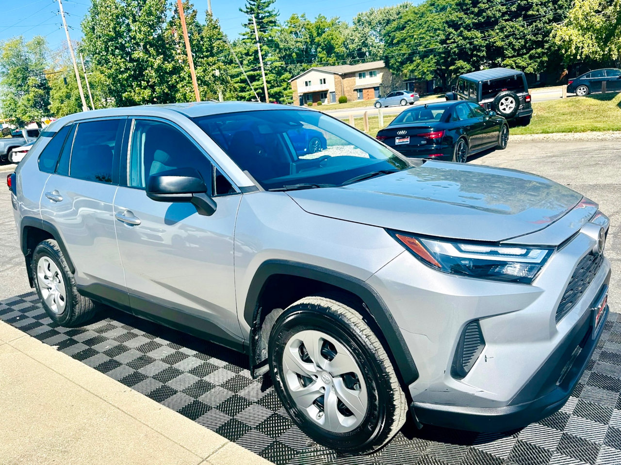 Used 2023 Toyota RAV4 LE image 2