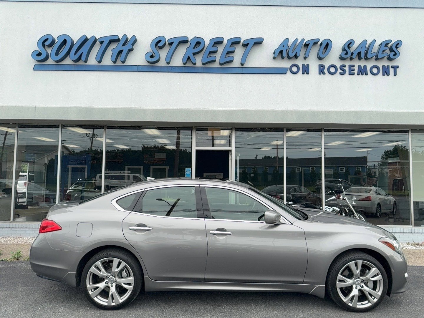 Used 2013 INFINITI M37 x w/ Premium Pkg