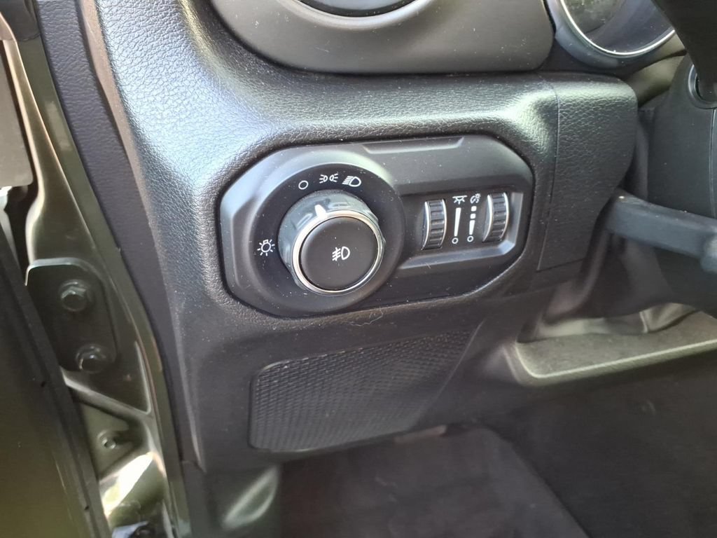 Used 2022 Jeep Wrangler Unlimited Sport AWD/4WD image 14