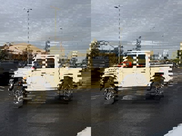 Used 2023 Jeep Gladiator Mojave w/ LED Lighting Group image 9