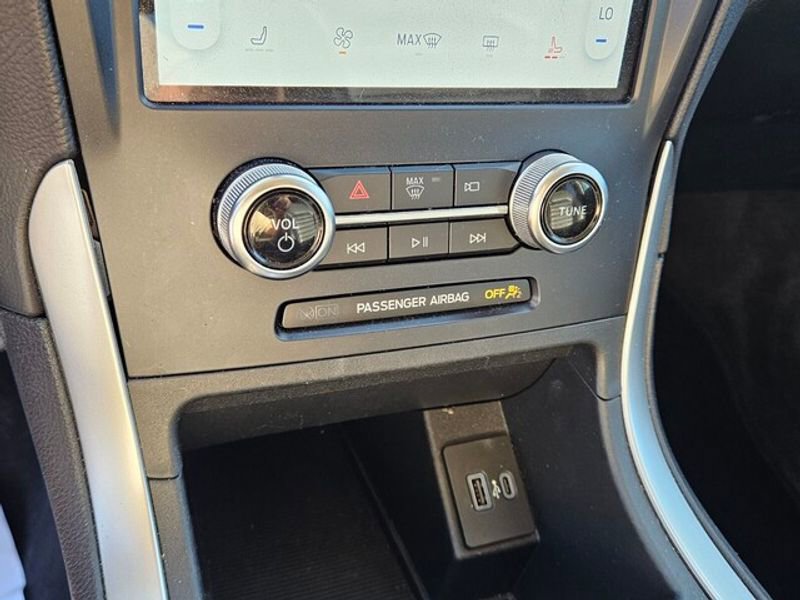 Used 2023 Ford Edge SEL image 22