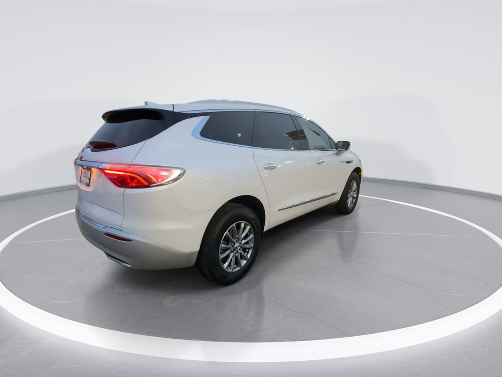 Used 2023 Buick Enclave Essence image 8