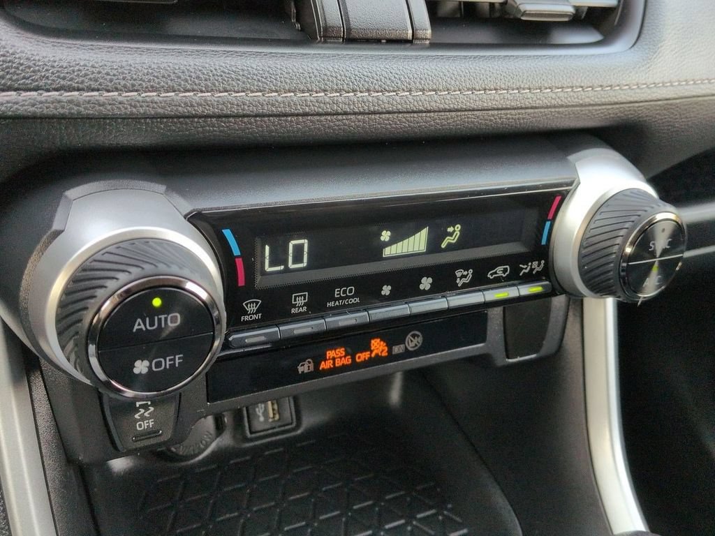 Used 2024 Toyota RAV4 LE AWD/4WD image 19