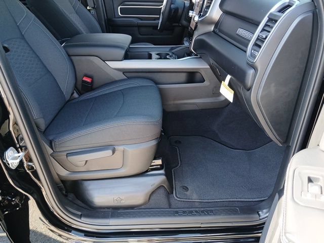 New 2026 RAM 3500 Big Horn AWD/4WD image 28