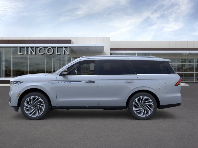 New 2026 Lincoln Navigator Reserve AWD/4WD image 3
