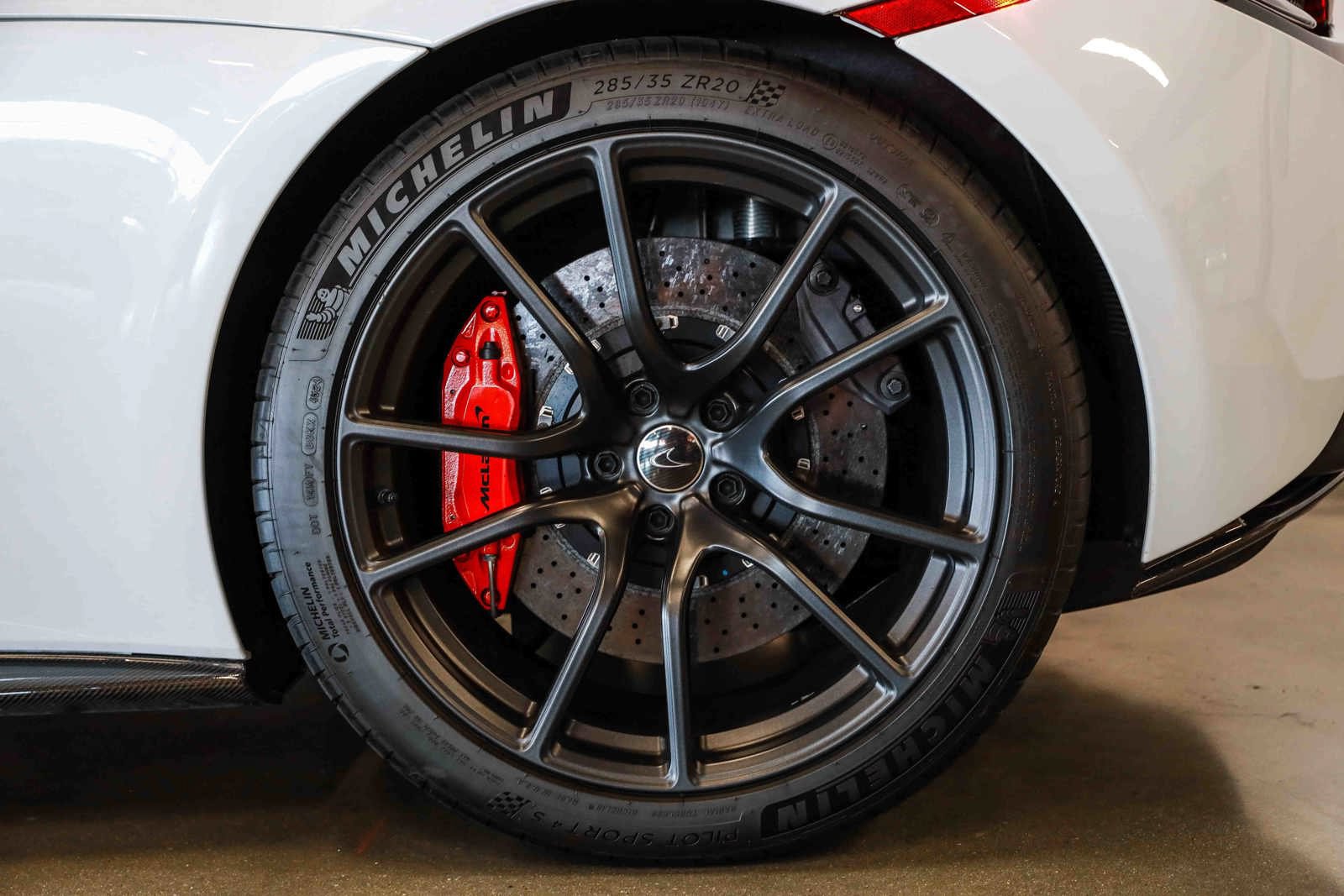 Used 2016 McLaren 570S Coupe RWD image 24